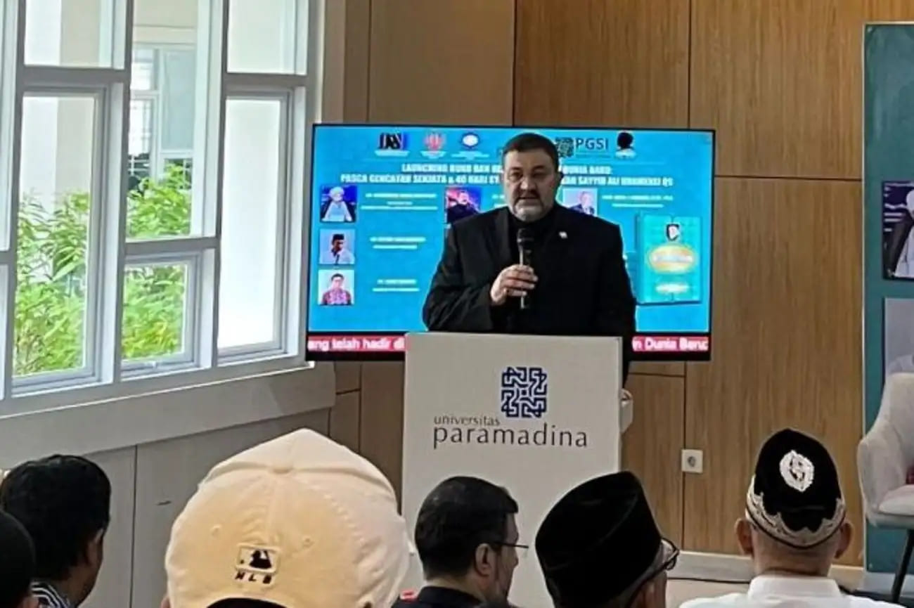 Duta Besar Republik Islam Iran untuk Indonesia, Mohammad Boroujerdi, menyampaikan sambutannya dalam agenda peluncuran buku peringatan mendiang Pemimpin Tertinggi Ayatollah Ali Khamenei di Universitas Paramadina, Jakarta, Sabtu (11/4/2026). (ANTARAFOTO/Nabil Ihsan)