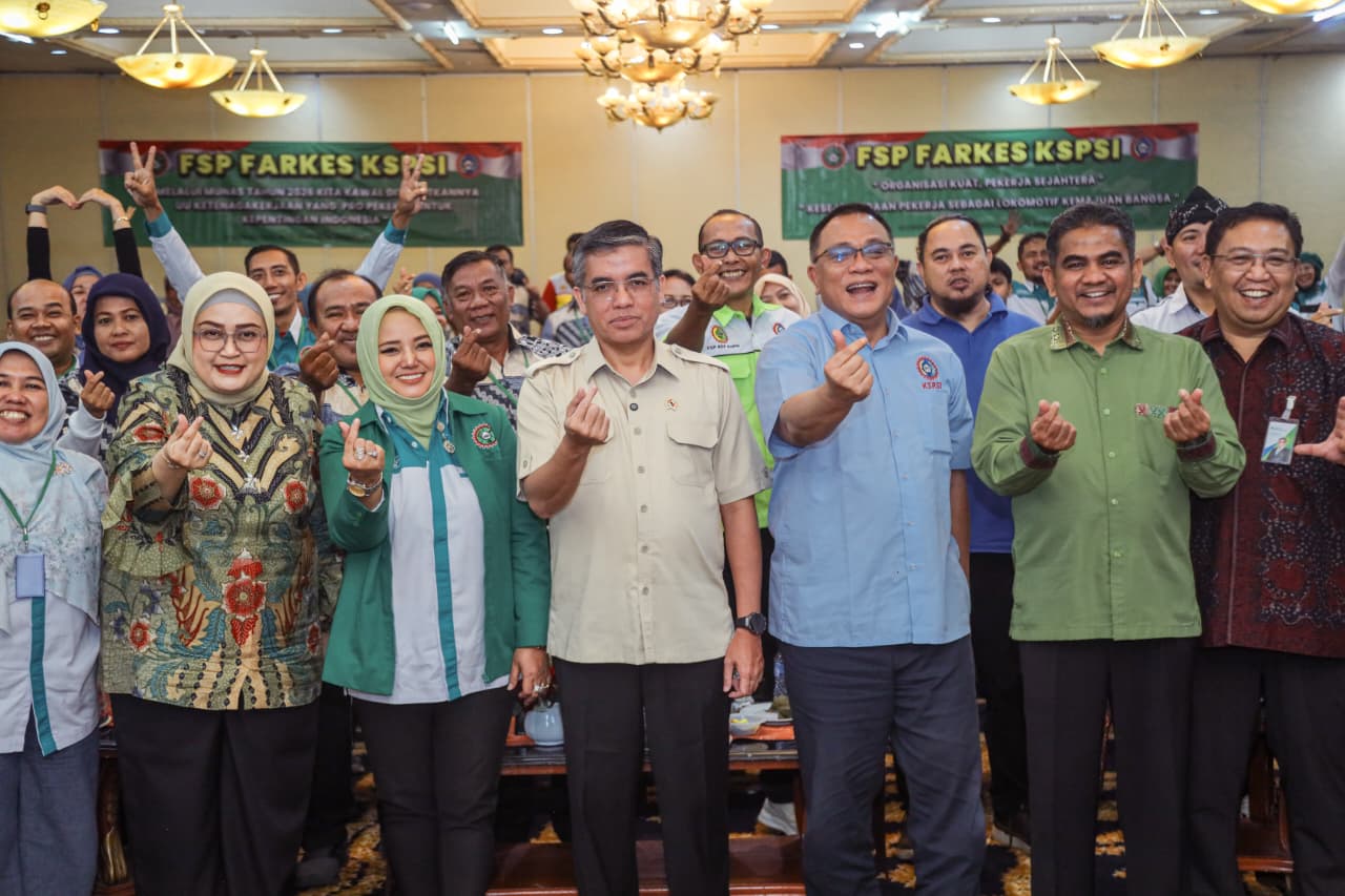 Menaker Hubungan Industrial Harus Naik Kelas agar Pekerja Tak Tertinggal oleh AI